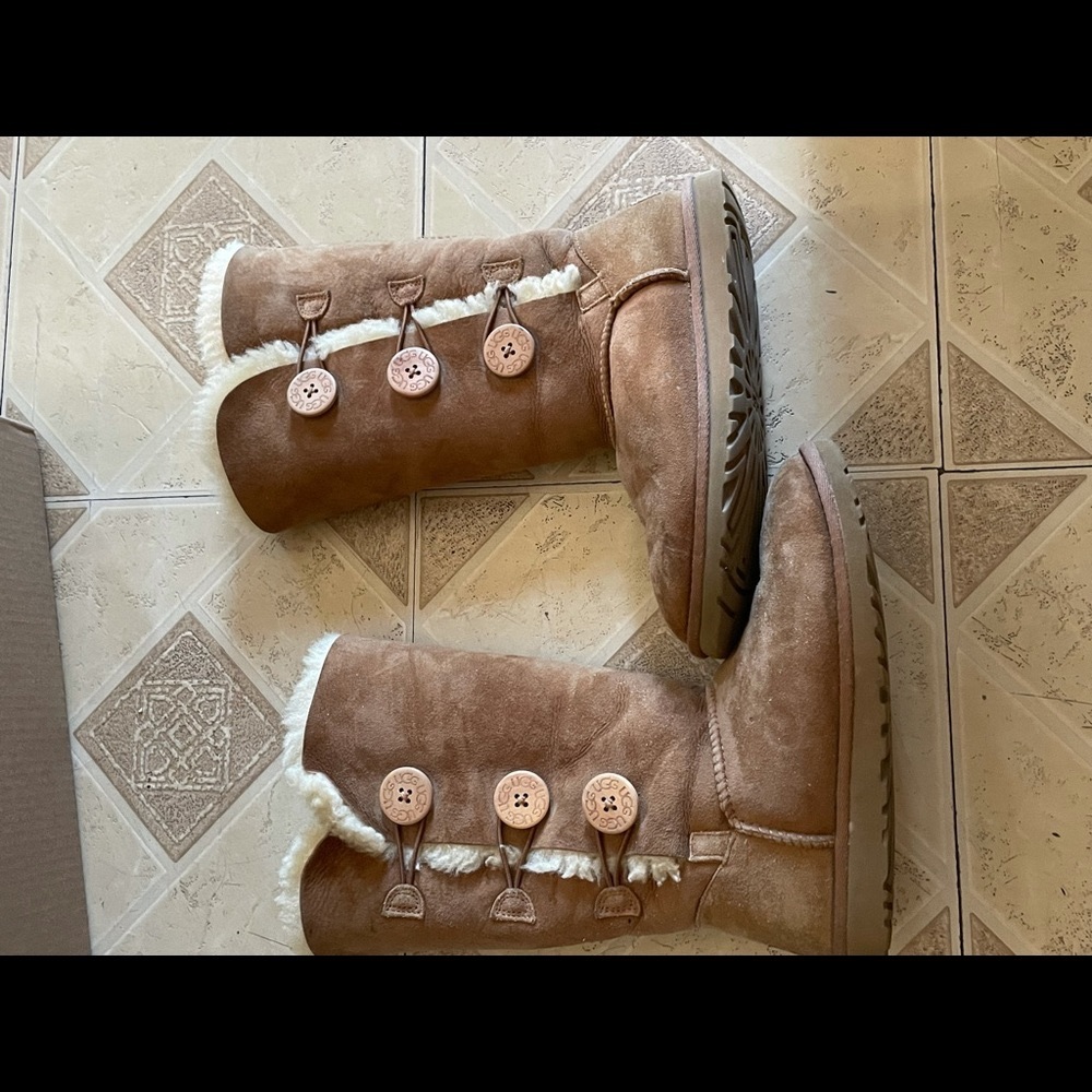 UGG Bailey Button Triplet Boot